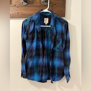Women’s AEO button down shirt